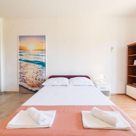 Apartment Livaja Kaštel Novi Camera foto