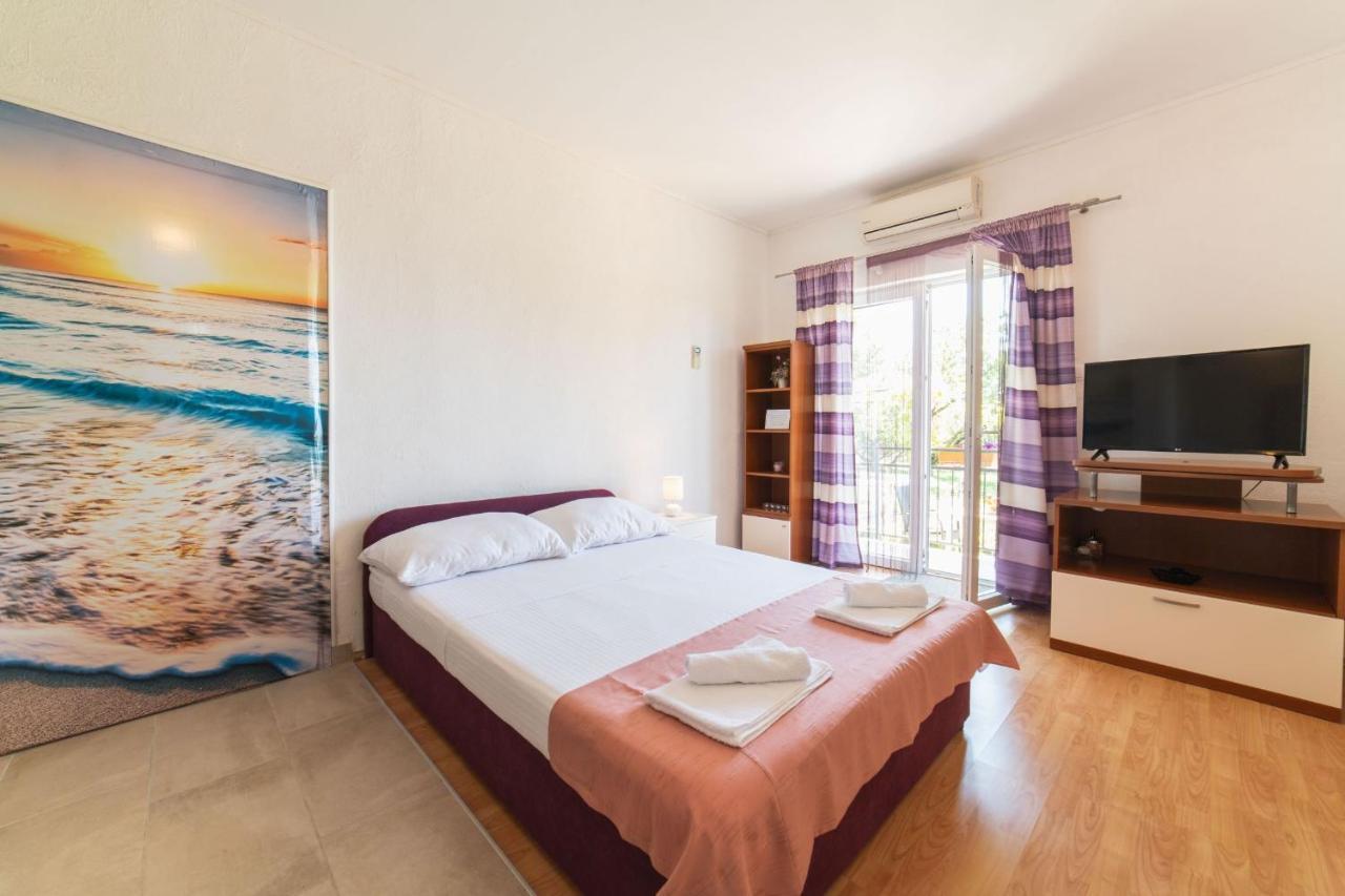 Apartment Livaja Kaštel Novi Esterno foto