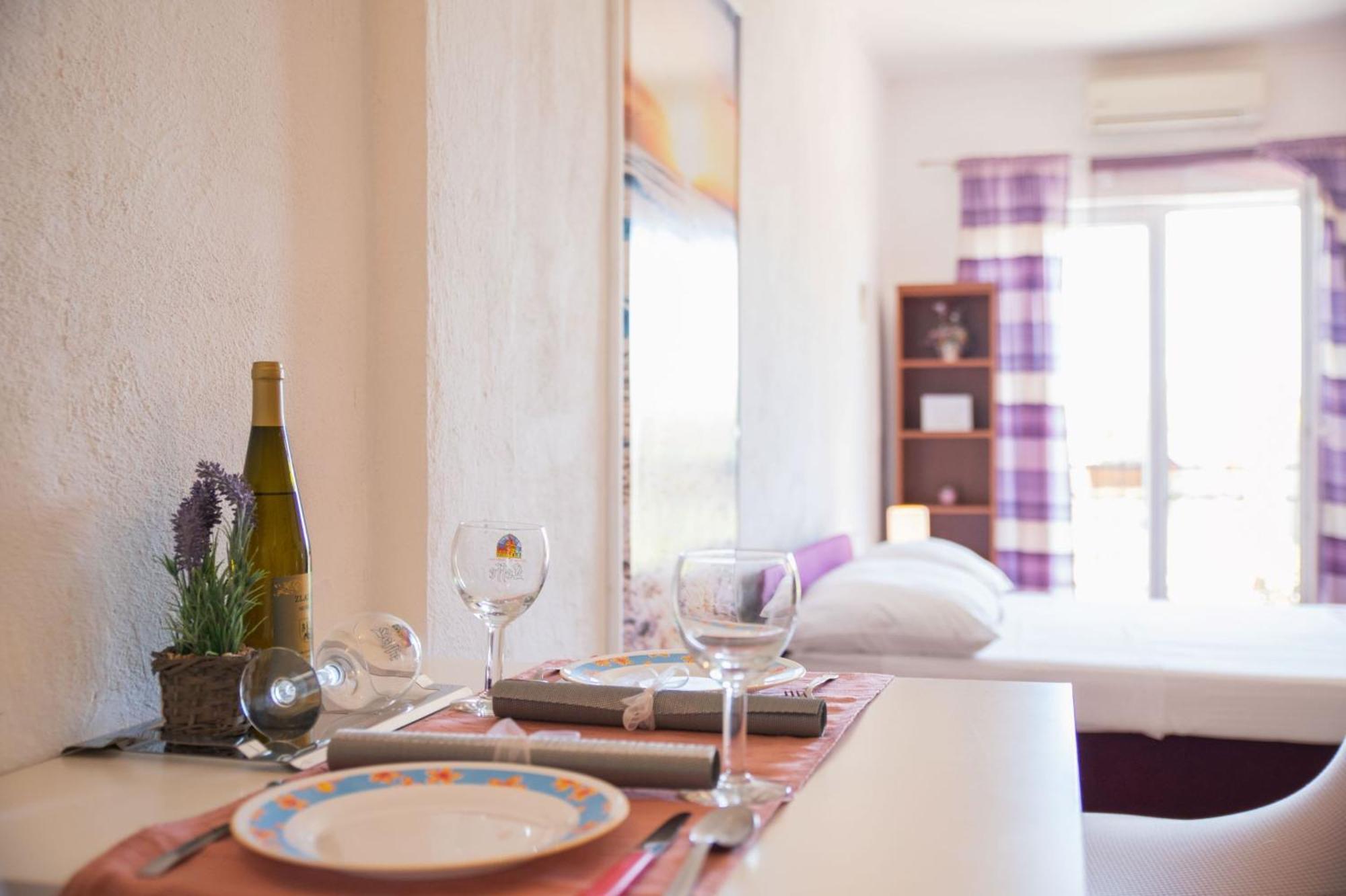 Apartment Livaja Kaštel Novi Camera foto