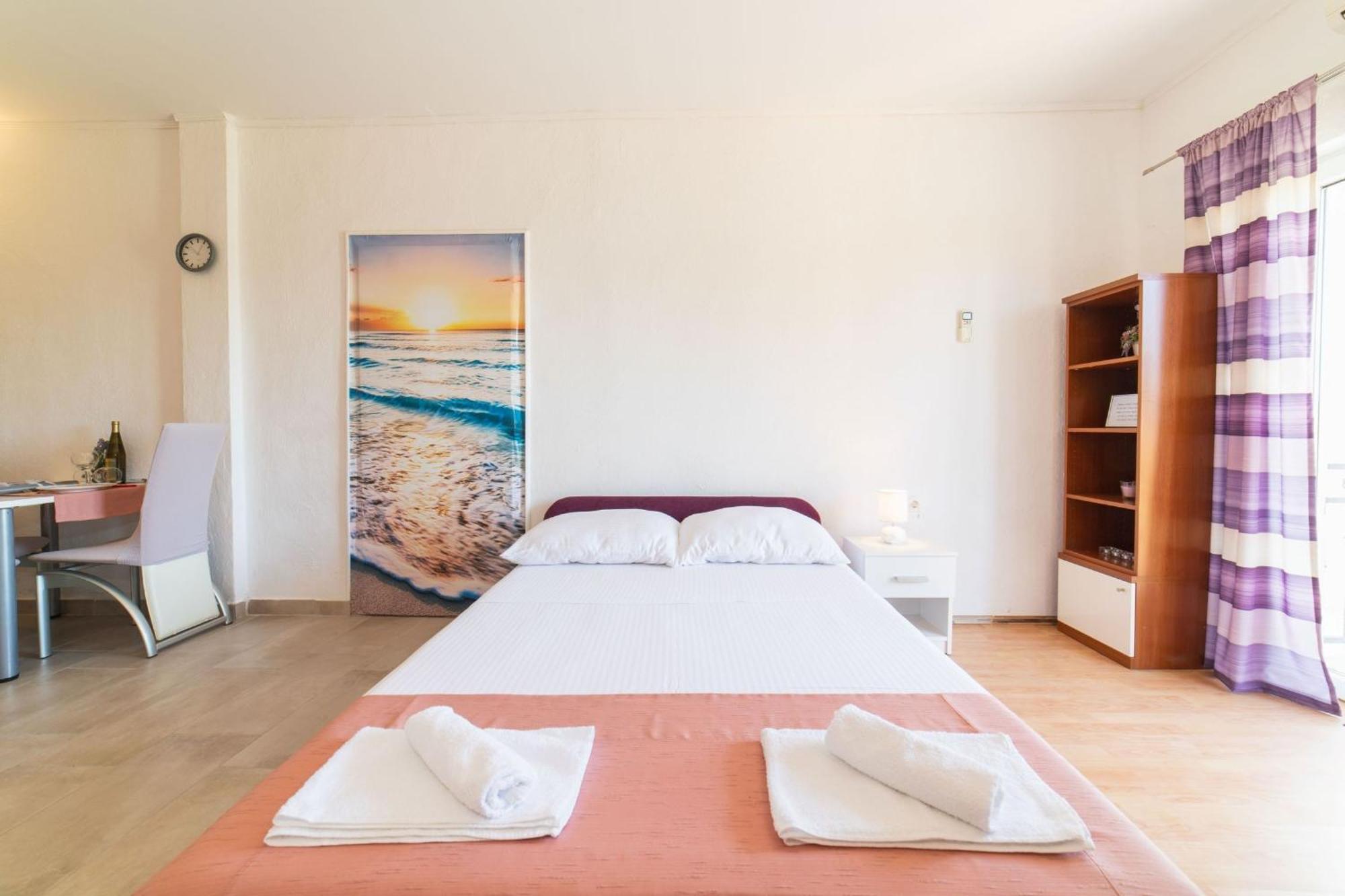 Apartment Livaja Kaštel Novi Camera foto