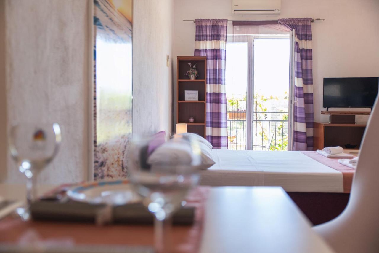 Apartment Livaja Kaštel Novi Esterno foto