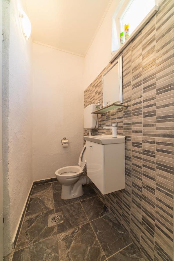 Apartment Livaja Kaštel Novi Esterno foto